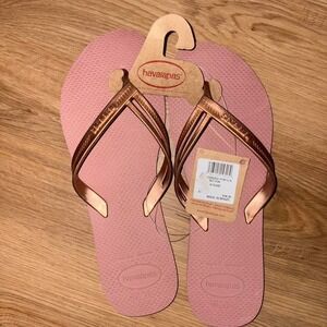 Havaianas Slim Flip Flops (Metallic Rose)